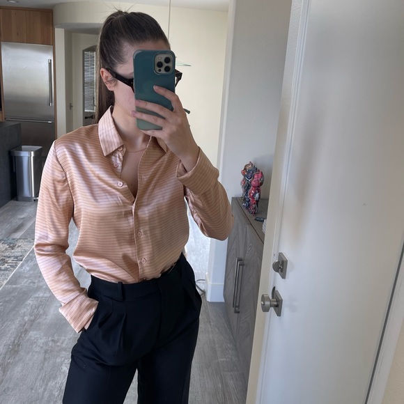 Reformation silk shirt - Picture 6 of 6